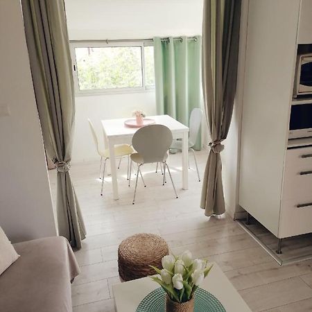 Appartement La Pinede Груисан Екстериор снимка