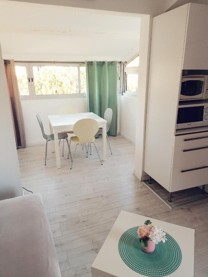 Appartement La Pinede Груисан Екстериор снимка